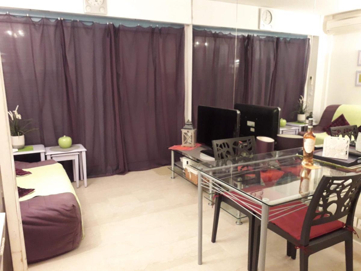 French Riviera 1 Bedroom On The Beach Facing Cannes Теуль-сюр-Мер Екстер'єр фото